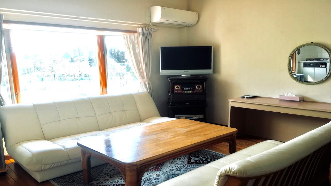 Condominium Square Hills Нико Екстериор снимка