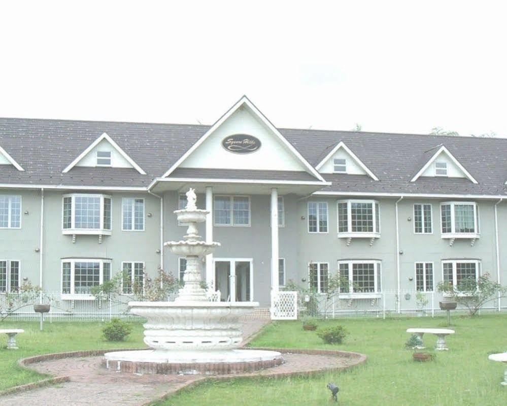 Condominium Square Hills Нико Екстериор снимка